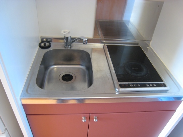 Kitchen. Two-burner stove