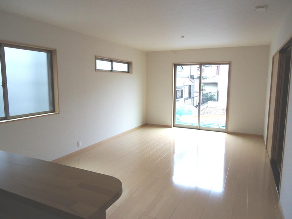 Living. (1 Building) same specification Floor heating Specifications