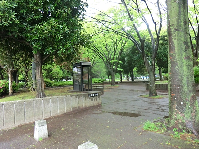 park. 1168m to Makuhari stand park (park)