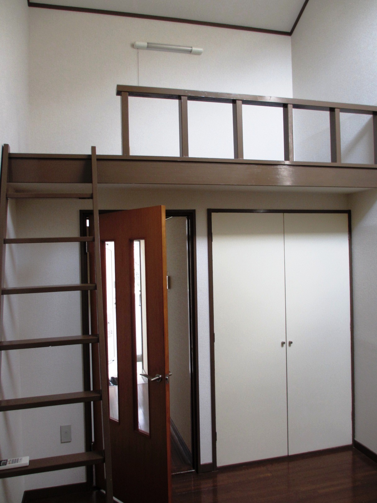 Other room space. High ceilings in the loft