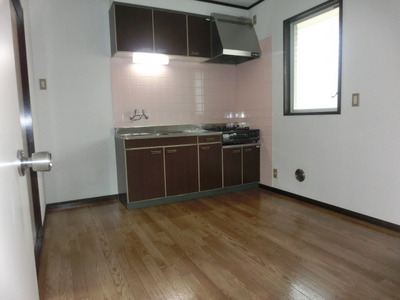 Living and room. 6 Pledge of dining kitchen