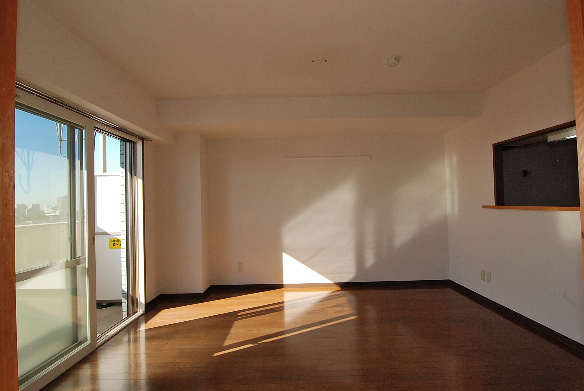 Living and room. 13 is LDK sunny room of quires. 