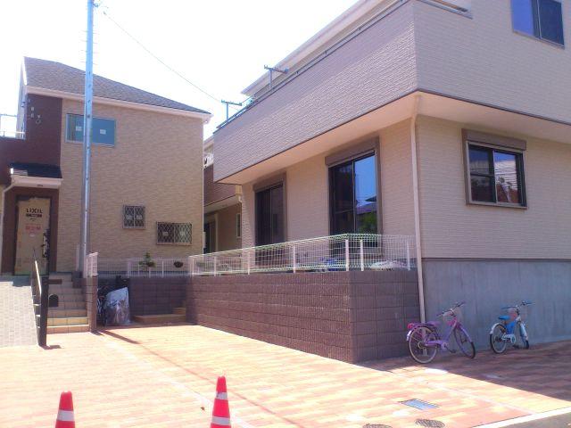 Other local. Makuharihongo 2-chome, new construction already sold the same specification appearance car space two interlocking finish.