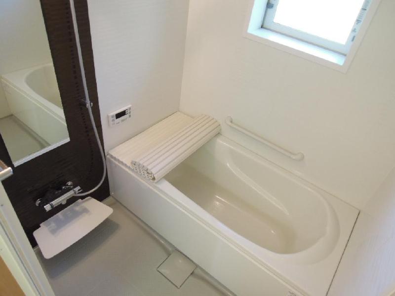 Bath. The bathroom is also spacious 1 tsubo Bathing add cooked with function of