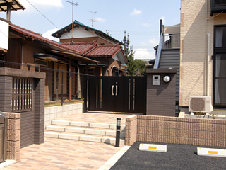 Entrance. Auto-lock gate