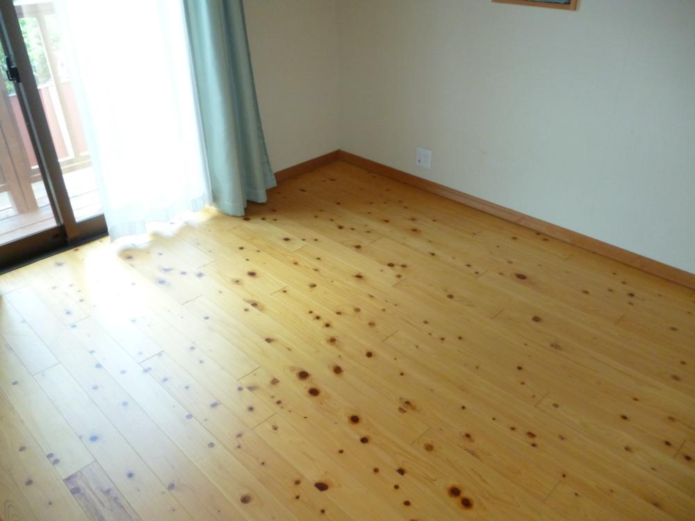 Non-living room. All room 6 quires more