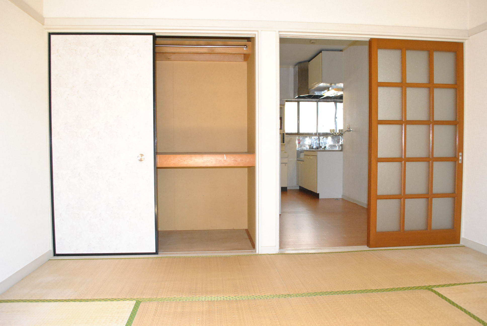 Living and room. Japanese-style room 6 quires