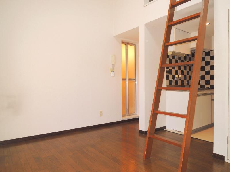 Other room space. Good location of the "Makuhari-Hongō Station" walk 11 minutes!