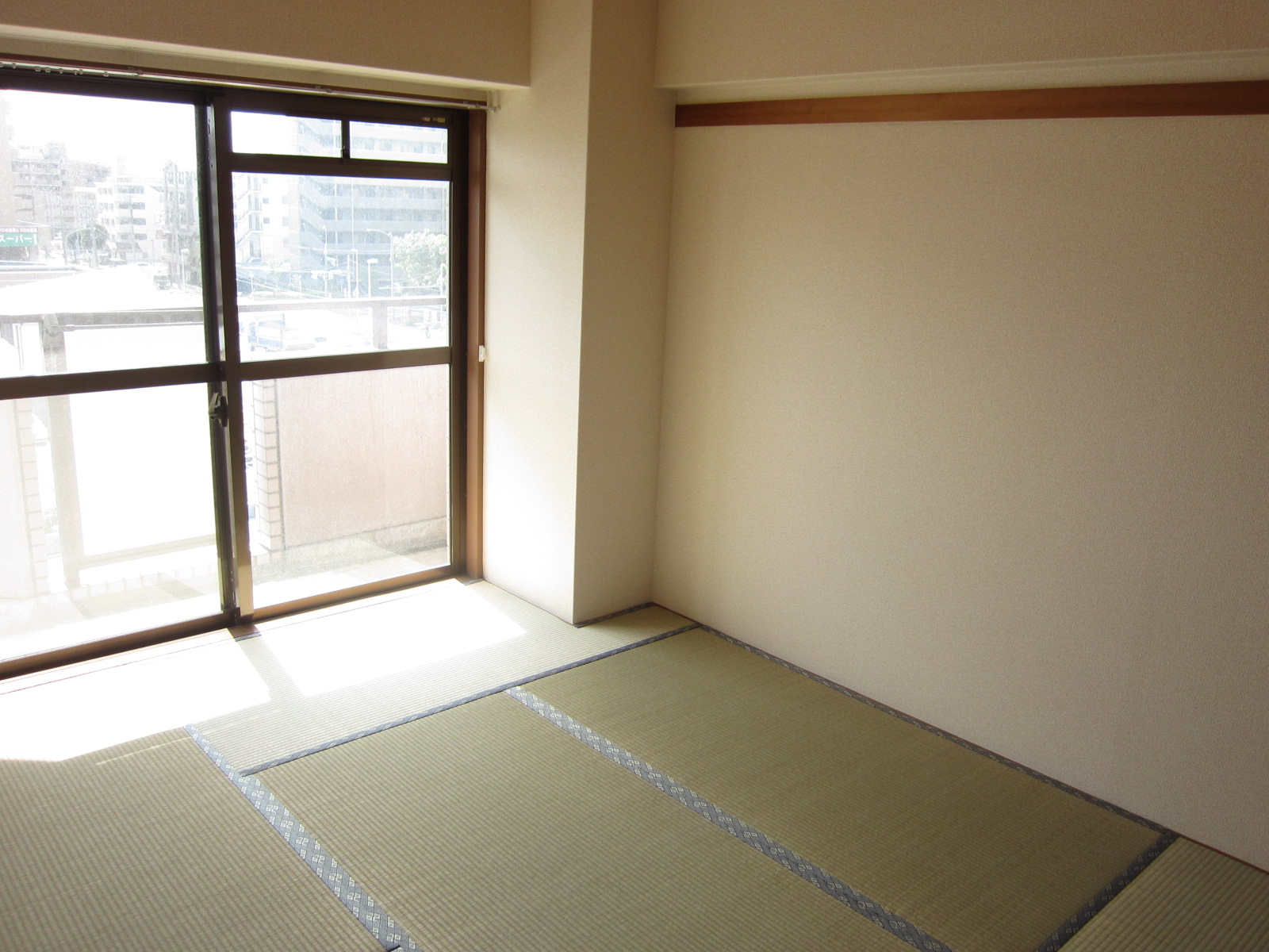 Living and room. South Japanese-style may be comfortably warm day