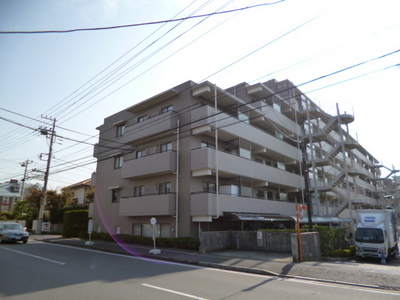 Building appearance. Heisei 7 July Built is Mitsui Fudosan old condominium