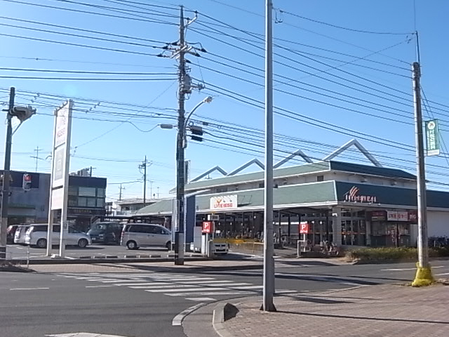 Supermarket. Libre Keisei Makuharihongo store up to (super) 190m