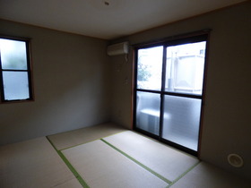 Living and room. Japanese-style room to settle