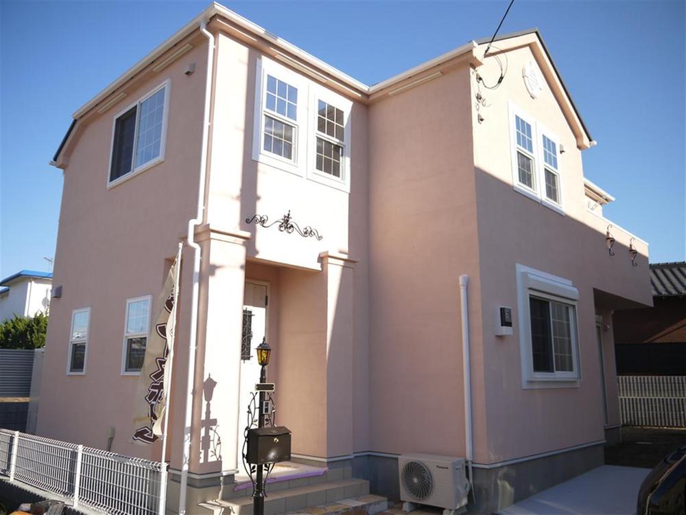 Local appearance photo. D Building