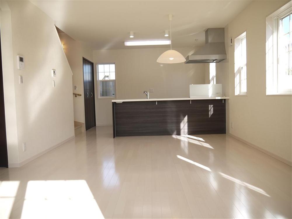 Living. Local (11 May 2013) Shooting