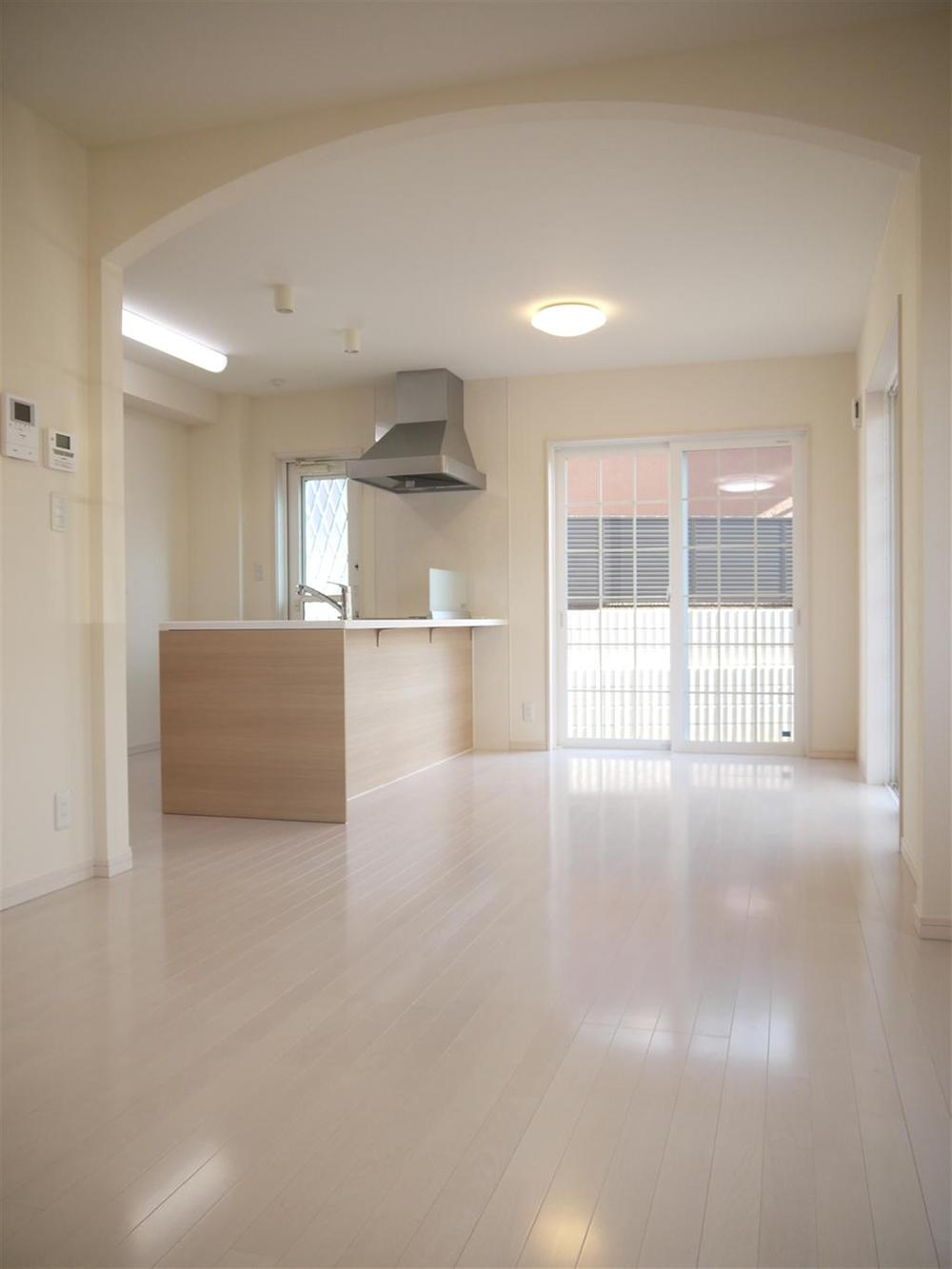 Living. Local (11 May 2013) Shooting