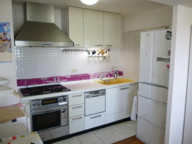 Kitchen. 10 years ago it will be, but we are big renovation in the heart of water around. System kitchen is already exchange to those with a dishwasher and oven!