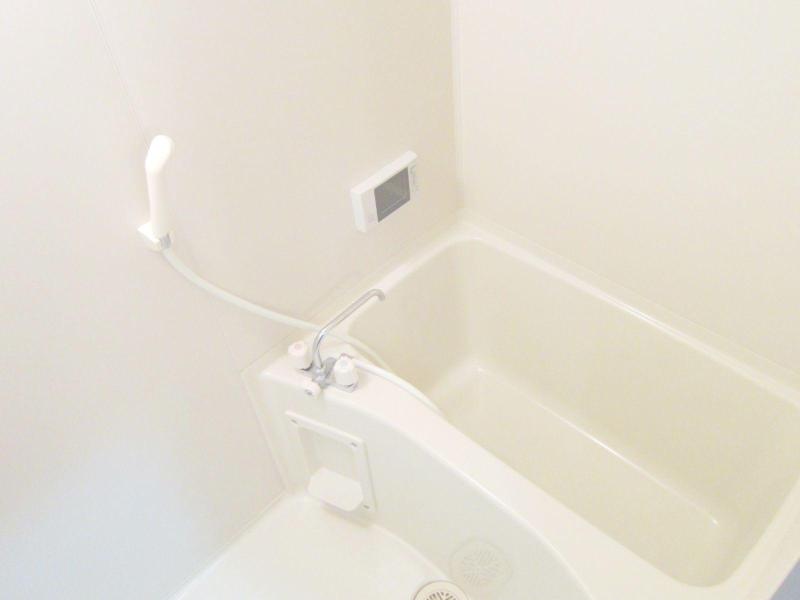 Bath. How ・  ・  ・ TV in the bath! ! !