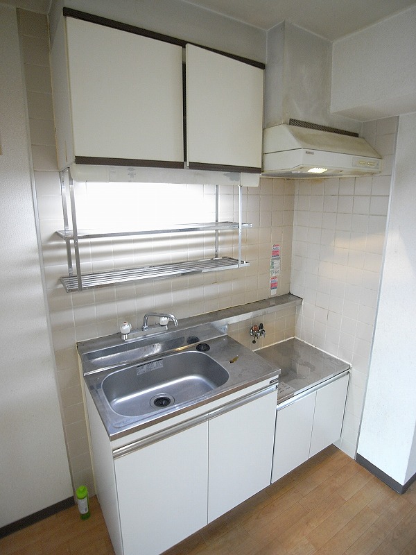 Kitchen. Is a gas stove can be installed