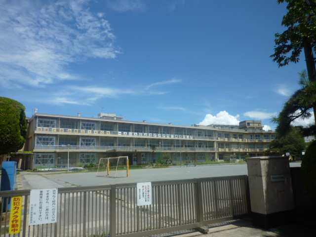 Primary school. 326m until the Chiba Municipal Kemigawa elementary school (elementary school)