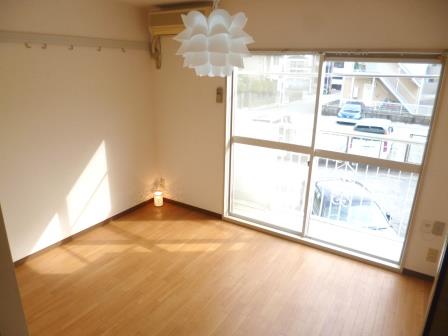 Living and room. This feeling of the start of light ☆  ☆ Guests can relax leisurely in the room ・  ・  ・