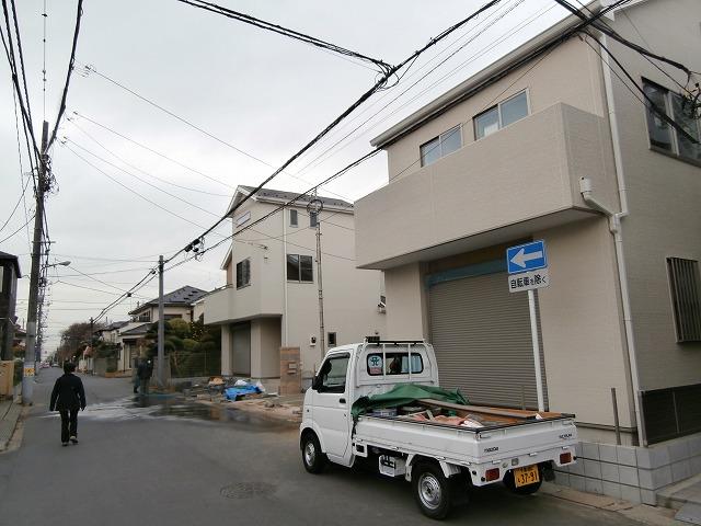 Local photos, including front road. Local (12 May 2013) Shooting