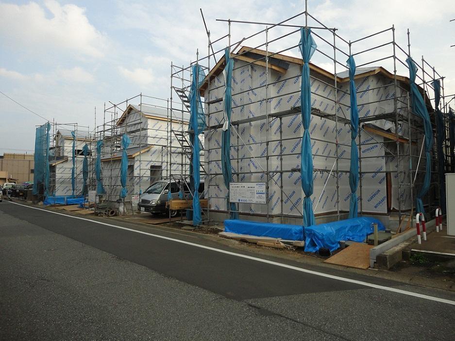 Local photos, including front road. Condominiums will complete the new Showa proposes a 10-minute walk to Shin-Kemigawa Station! !