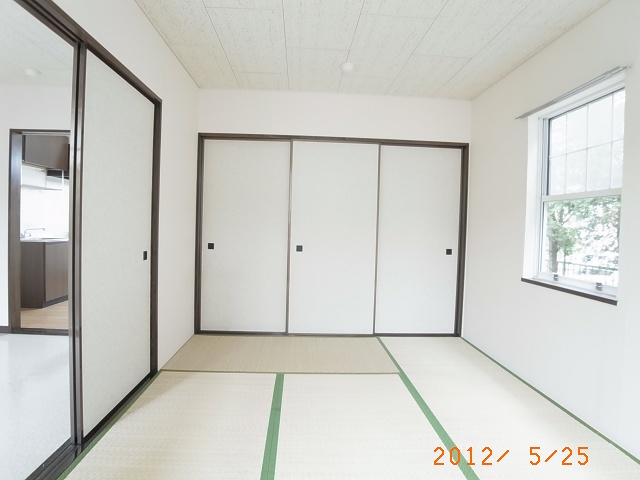 Living and room. Japanese-style room 6 quires