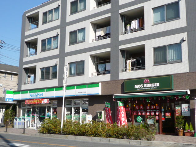 Convenience store. FamilyMart Makuharihongo seven-chome up (convenience store) 464m