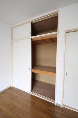Receipt. There is also a upper closet, Storage capacity ◎! !