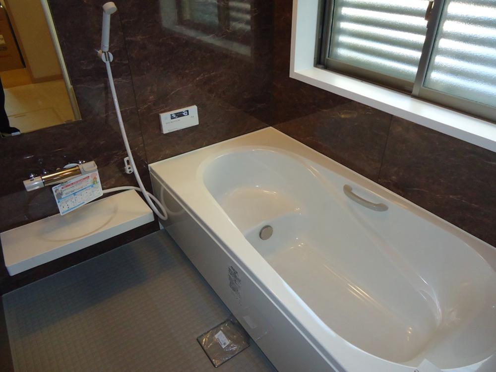 Bathroom. Indoor (11 May 2013) Shooting