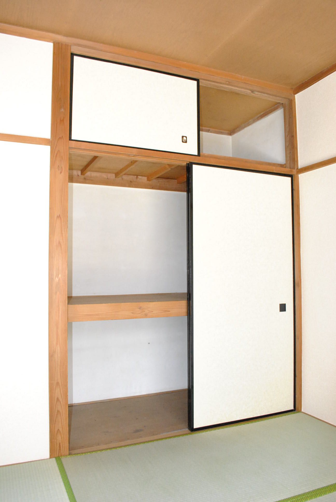 Receipt. closet ・ Upper closet (Japanese-style room 4.5 Pledge)