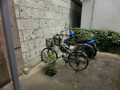 Other common areas. Bicycle parking space Yes