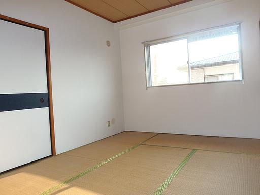 Living and room. Japanese-style room, Bright because there is a window