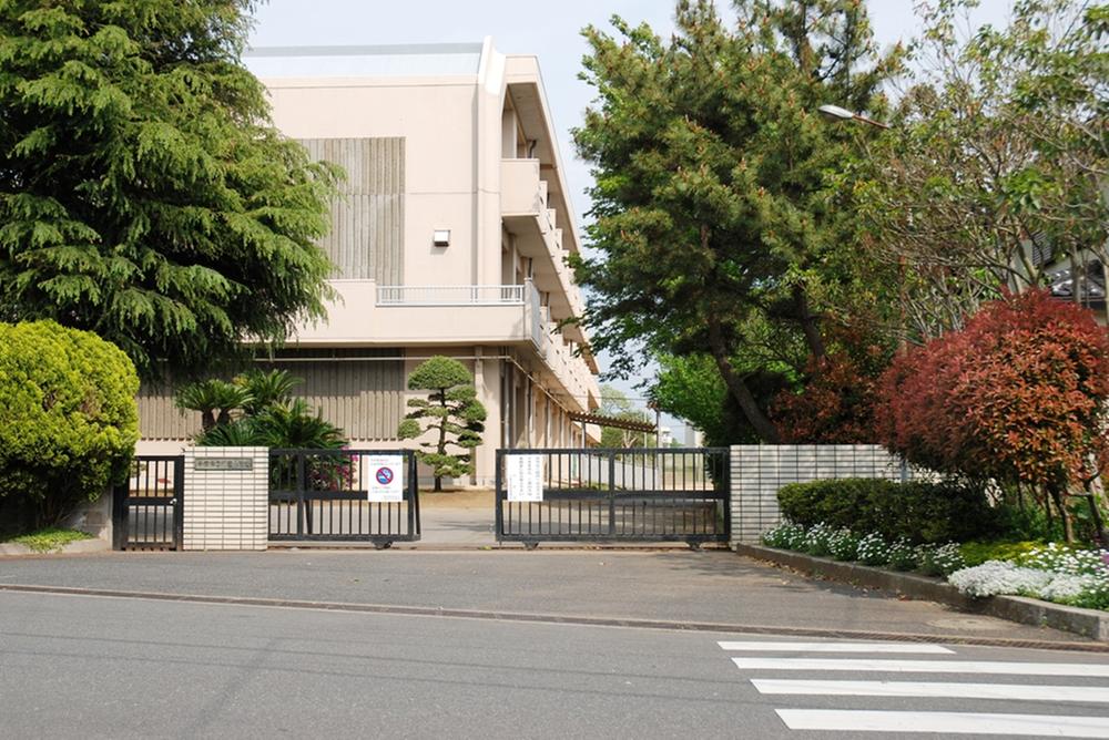 Primary school. 737m until the Chiba Municipal Garden Elementary School
