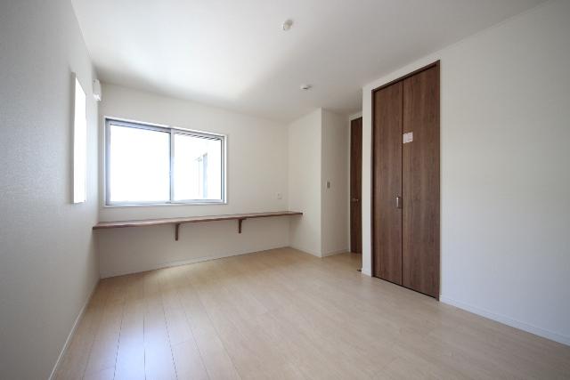 Non-living room.  [Room construction cases] Use the multi-purpose has established a counter that can be.