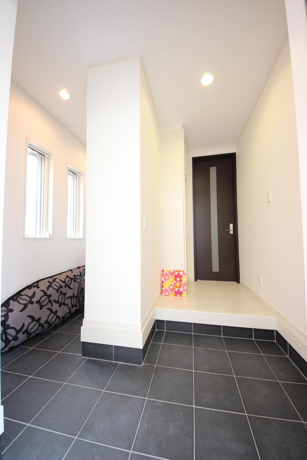 Same specifications photos (Other introspection).  [Entrance cloak construction example photo] bicycle, Spread of entrance cloak to be able to store the important thing to use a hobby, such as surfboards, Very useful space.