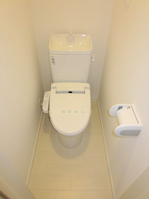 Toilet.  ※ Image by the same construction property