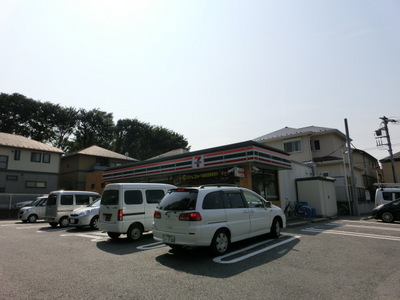 Convenience store. 470m to Seven-Eleven (convenience store)