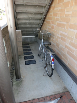 Other common areas. Bicycle parking space Yes