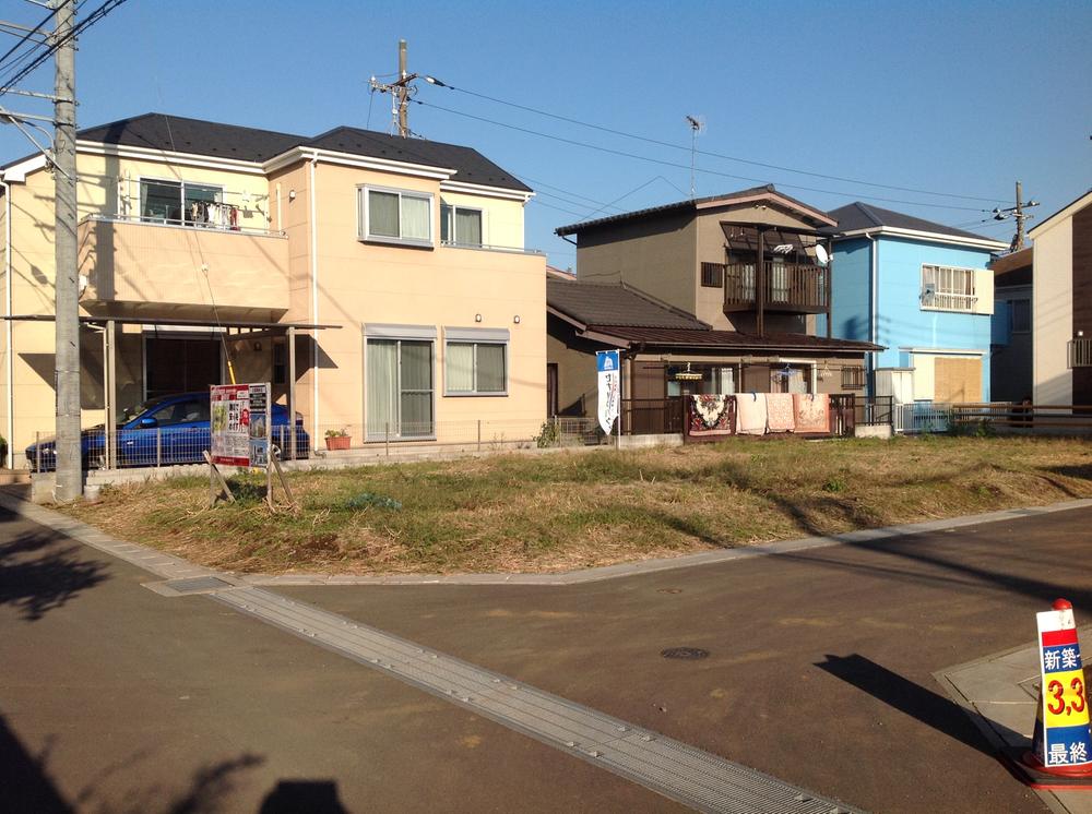 Other local. It is the No. 1 place in the south-west corner lot !! sunny.  ※ It is sold land with building conditions.