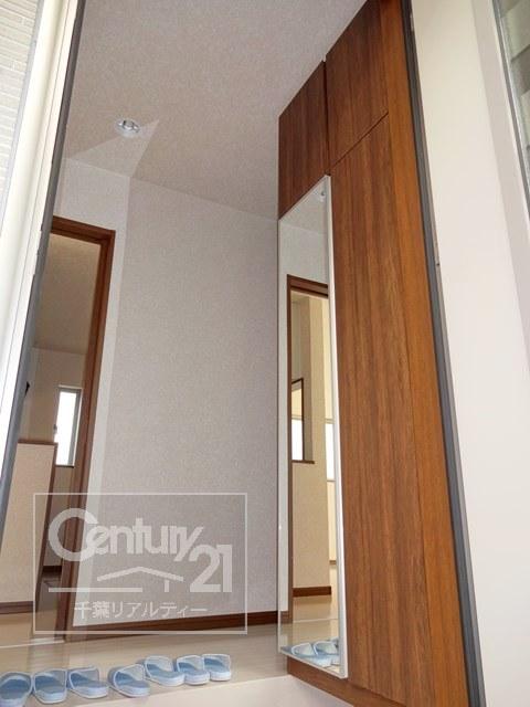 Entrance. Building 2 entrance