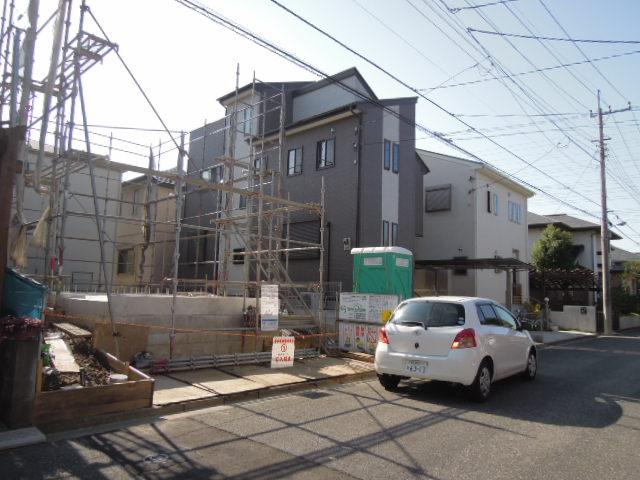 Local photos, including front road. Local (10 May 2013) Shooting