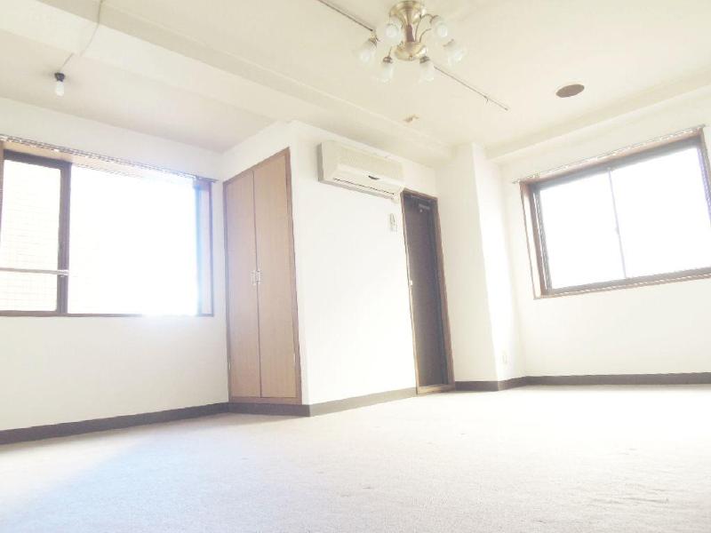 Living and room. Shin-Kemigawa Station 1-minute walk! Steel apartment 3 Kaikaku room! !