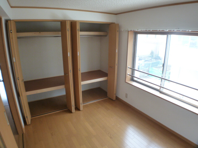 Other room space. Please in the bedroom. Closet has so storage capacity