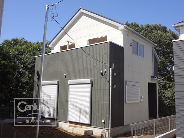 Local appearance photo. Building 2