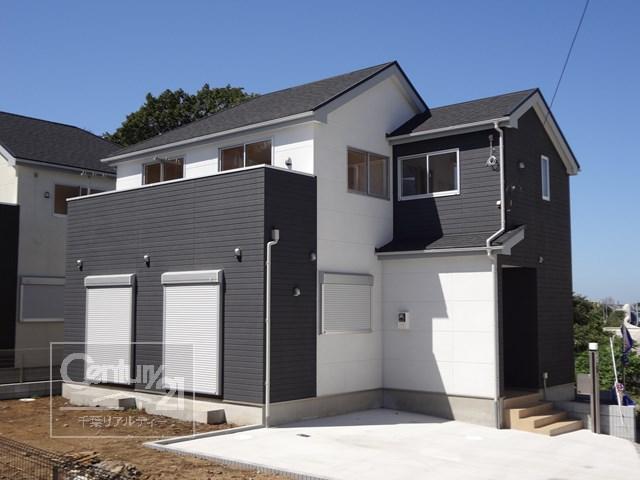 Local appearance photo. 1 Building