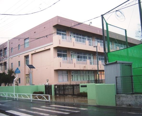 Primary school. Midoricho until elementary school 430m