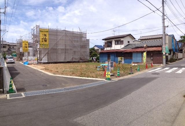 Sale already cityscape photo. Sale already the city average