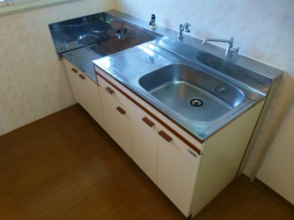 Kitchen. Gas stove installation Allowed