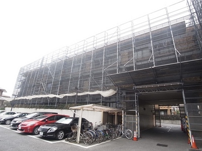 Building appearance. Major repairs in. 2014 March will be completed.